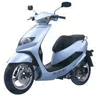 lichtblauwe scooter