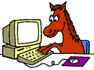 grappig paard achter computer of PC